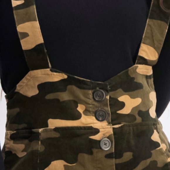 💥EDGY CHIC💥Camo Corduroy Overall Dress - Picture 7 of 12
